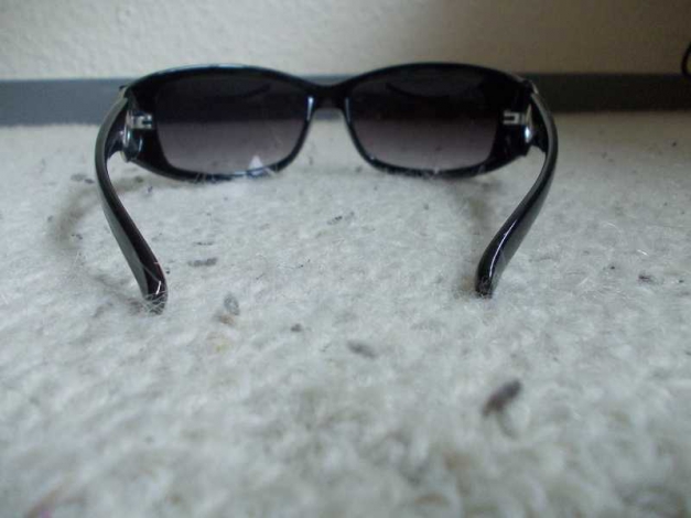 schwarze Sonnenbrille