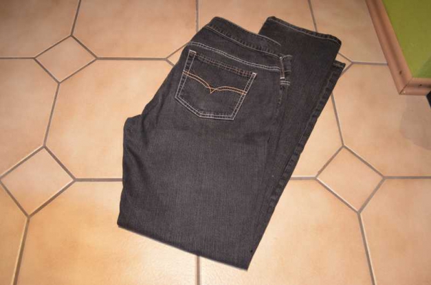 dunkelgraue Jeans