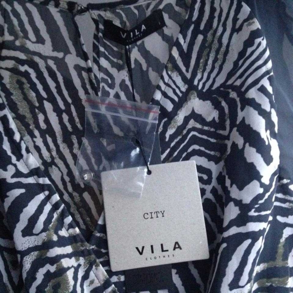 Neues Kleid von Vila, sehr hübsch