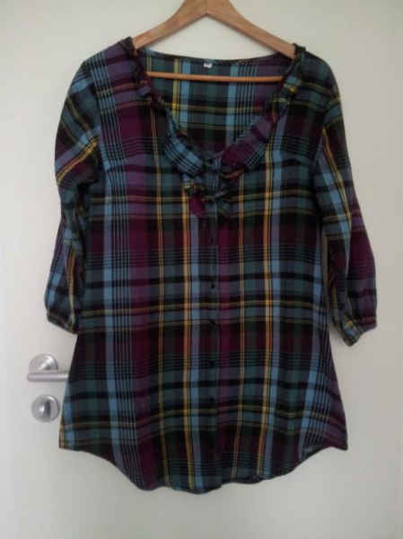 Long Bluse, kariert mit Rüschen