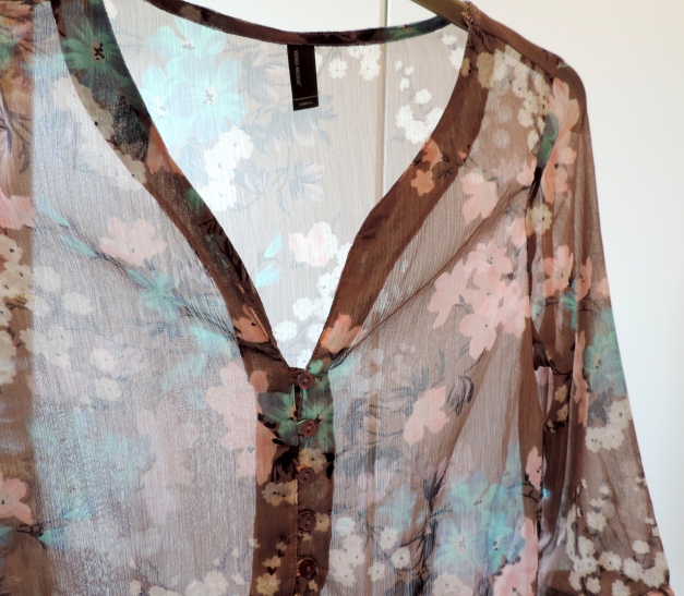 Super schöne geblümte Bluse