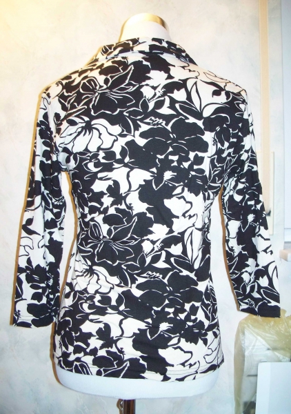 Büromode: Shirtbluse mit Blumenprint in schwarz/ cremefarben gemustert NEU (Nr. 2)