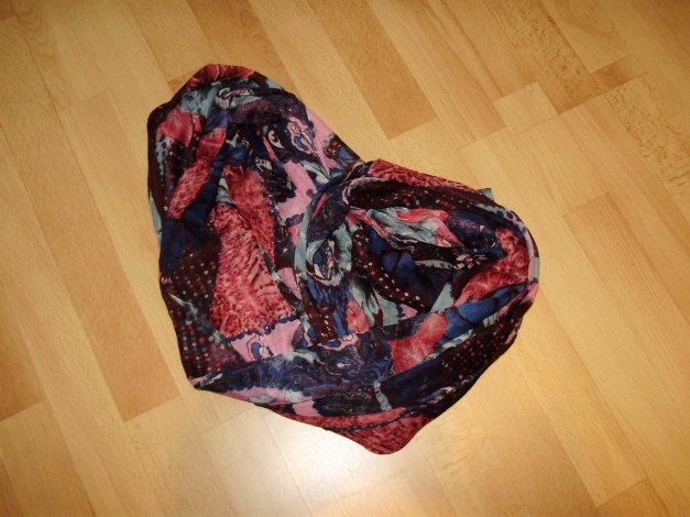 Wunderschöner Loop in tollen Farben weich / angenehm