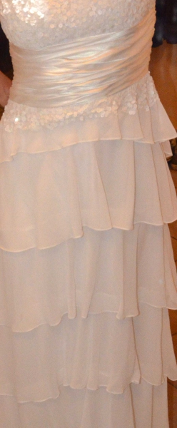 München: Brautkleid Gr. 38 fast neu Volantrock Pailletten