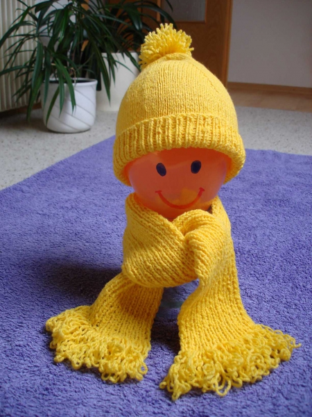 Kleinkinder-Mütze und Schal