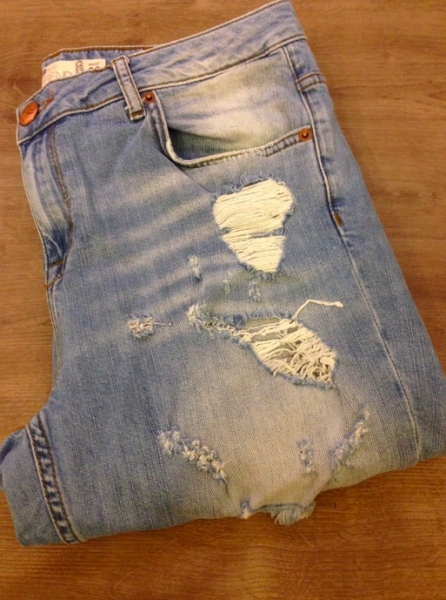 Coole Boyfriend Jeans mit Löchern 