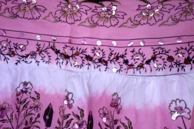 Rock mit süßen Blumen-Stickereien und Pailletten von Pimkie