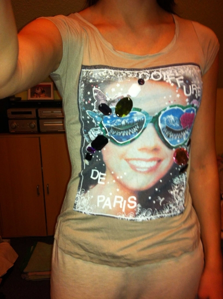 Shirt mit Steinen verziert von Mango