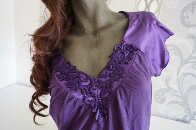 Top Shirt Bluse Oberteil lila Spitzen oben glänzend 40 42 L XL evtl. auch 38 M