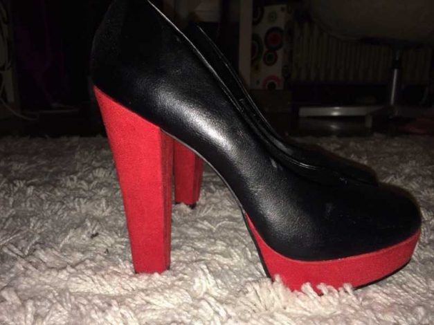High Heels, rot, einmal getragen
