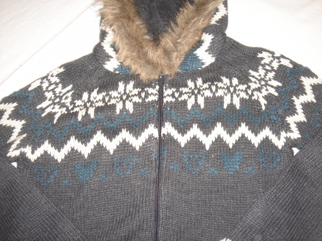 zauberhafte,weiche strickjacke neuwertig nur 1mal getragen gr.L