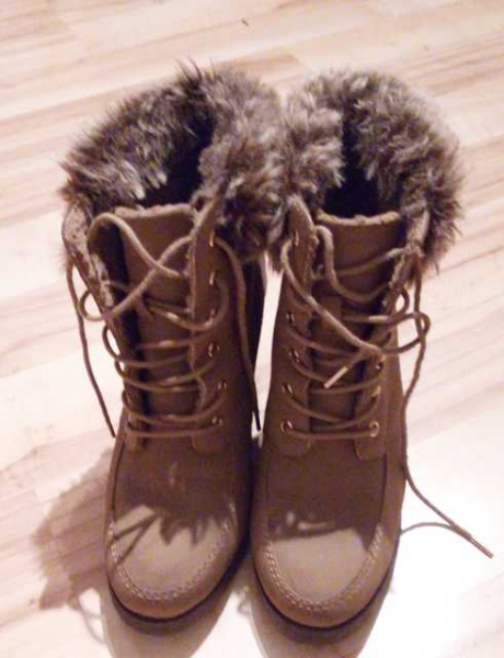 Stiefel-Stiefeletten mit Keilabsatz- halbhohe Boots / H&M Gr. 39