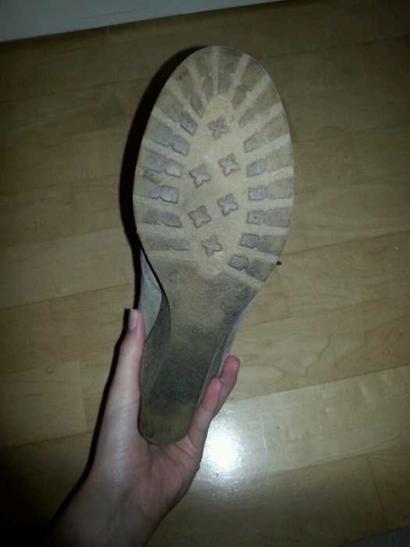 Sandfarbene Winterwedges