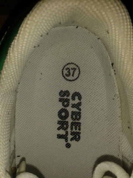 Turnschuhe weiß/grün, Größe 36