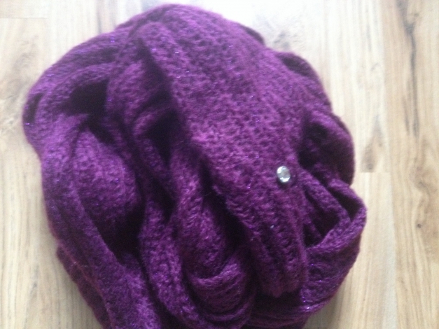 Lila- violetter Loopstrickschal