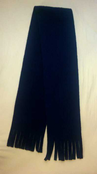 Dunkelblauer Fleece-Schal