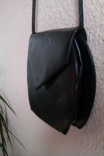 schöne schwarze vintage umhängetasche