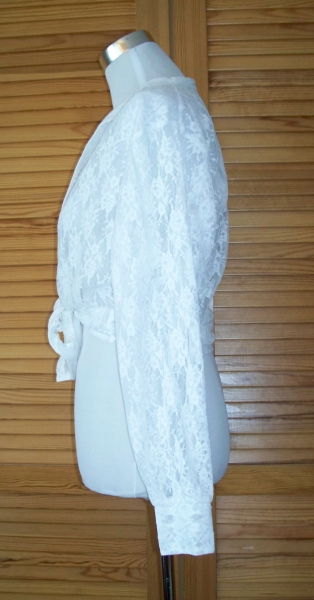 VINTAGE// Cardigan/ Bolero/ Bluse aus weißer Spitze zum Binden Gr. 36-40