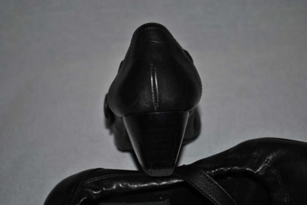 Tolle Pumps mit Gummizug von Paul Green !