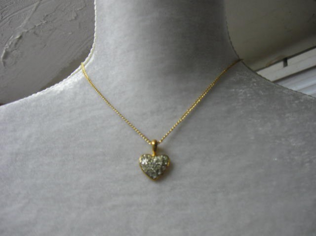 ***  NEUE Kette mit Herzanhänger ***