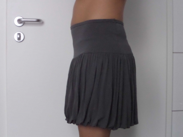 schicker grauer Rock 