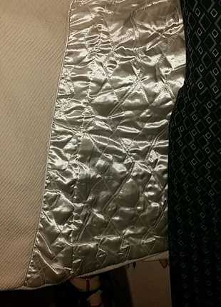 Sehr schöne Kurze Mantel in Creme Farbe / Amisu