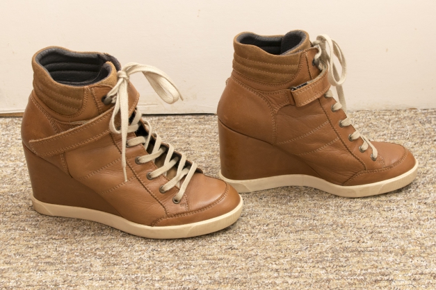 Cognac-braune Buffalo Wedges