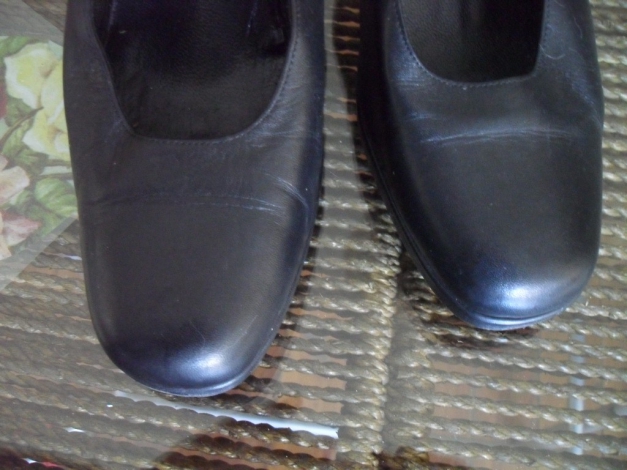 schlichte Leder Pumps