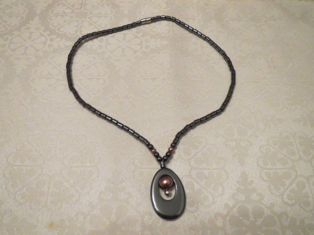 Kette mit Anhänger, anthrazit, 26 cm