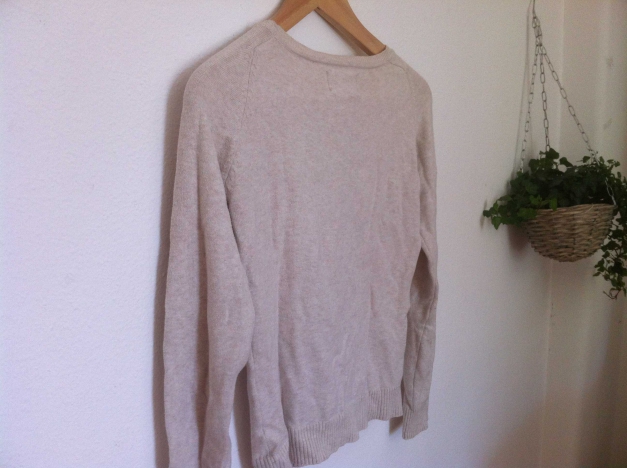 Beiger Pullover 