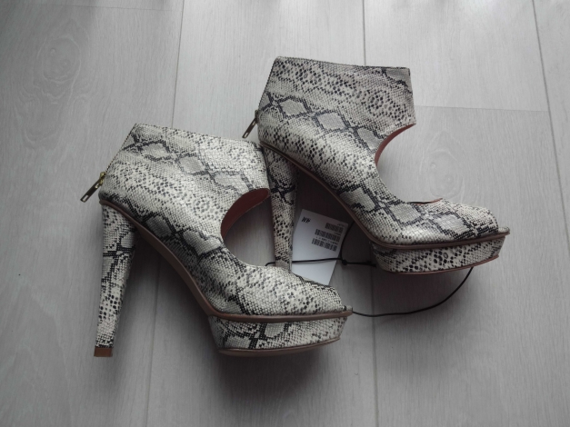 Cut out Pumps Neu von H&M Gr. 38