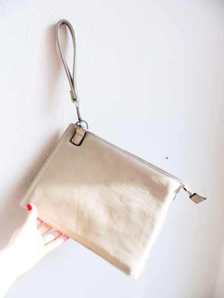 Hochwertige hellgraue Kunstleder-Clutch minimalistisch mit Leopardeninnenfutter NEU