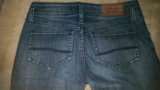 Dunkelblaue Jeans