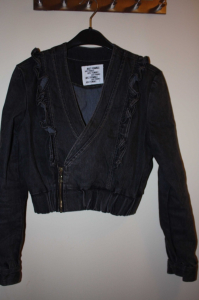 Just Female Jeansjacke Gr. S Rüschen Volants