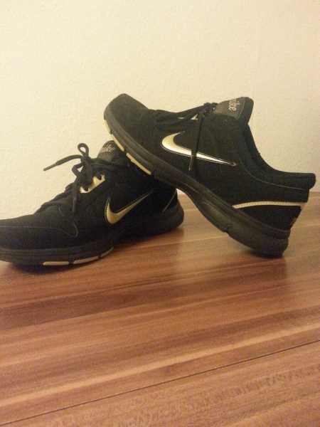 Nike Schuhe Größe 42