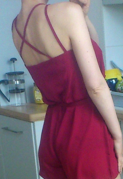 Jumpsuit mit tollem Rückenausschnitt in Bordeauxrot