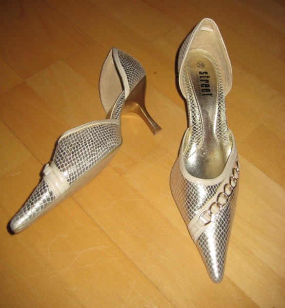 goldene spitze Schuhe Gr. 39