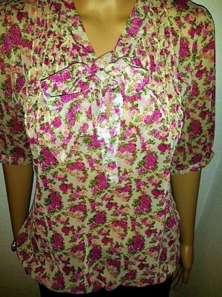 Schöne Bluse mit blumenprint  mit schleife von Gina