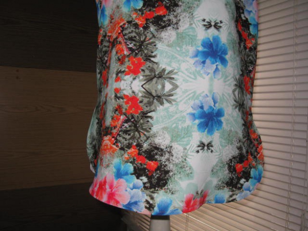 *** Neu ~ Bunt ~ Schrill ~ Top ~ Nieten ***