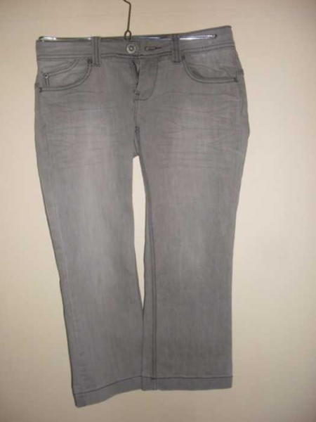 graue 3/4 lange jeans