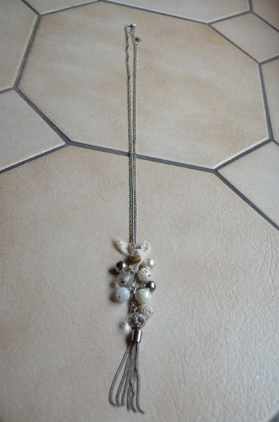 Lange Kette mit Perlen