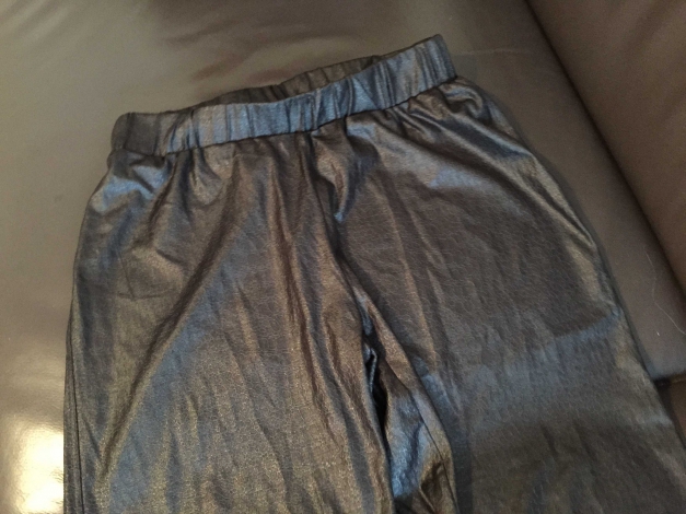 Legging schwarz gläzend mit Muster