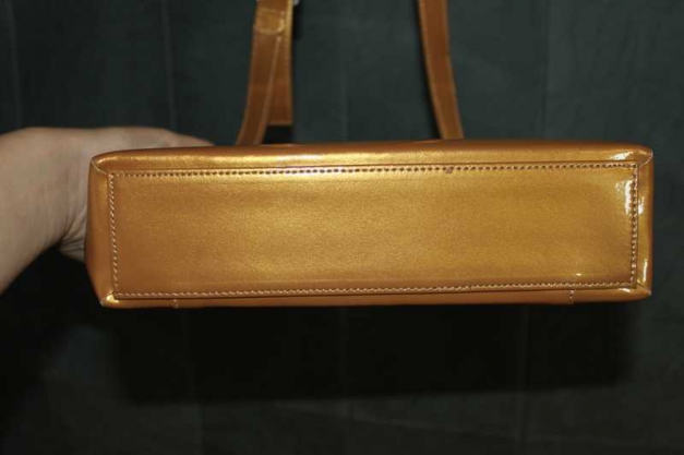 Goldene Tasche Bodenschatz Lackleder