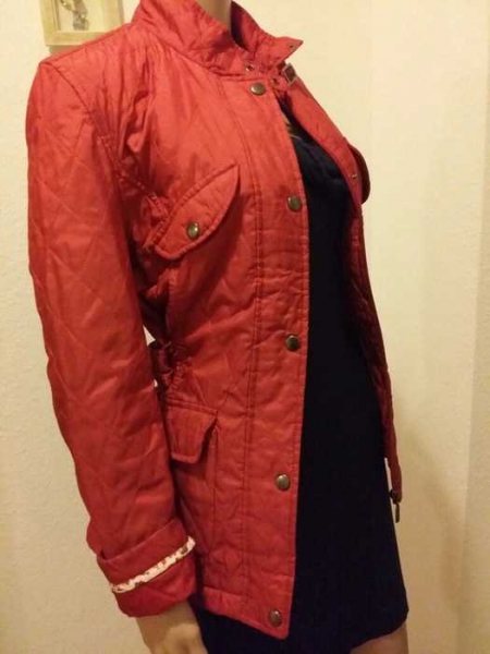 Sehr Schöne Übergangsjacke in Rot / Authentick Clothing COMPANY 