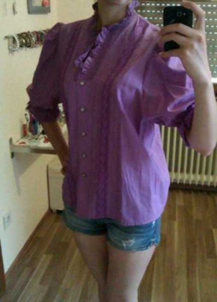 schöne lila Bluse
