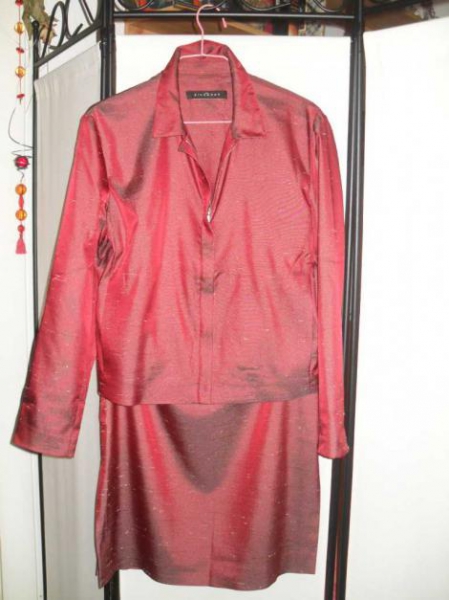 schillerndes Vintage-Kostüm