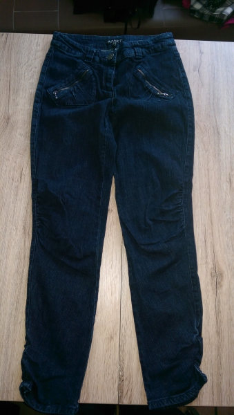 Dunkelblaue Apartjeans 