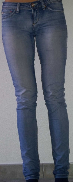 Hellblaue leichte stretchige Jeans