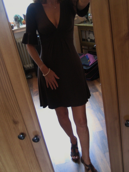 Kleid Shirtkleid A-Form Rüschen Tiefer Ausschnitt