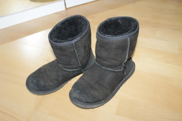 Classic short UGGs, schwarz, Größe 39
